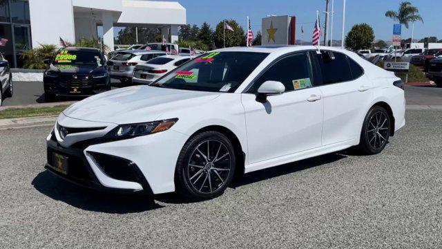 2022 toyota camry se