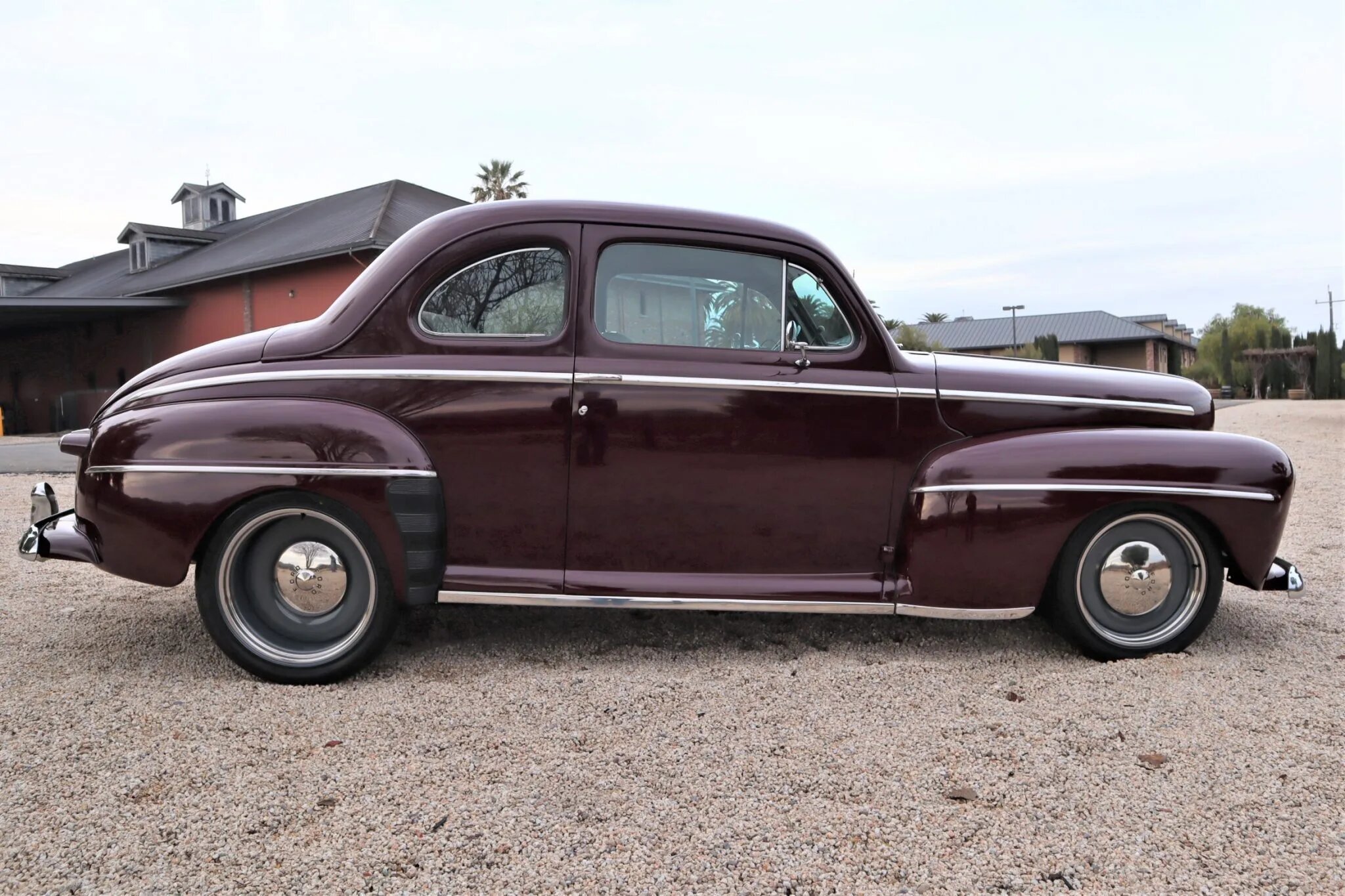 ford deluxe coupe