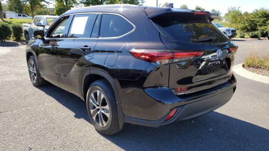 2022 Toyota Highlander hybrid