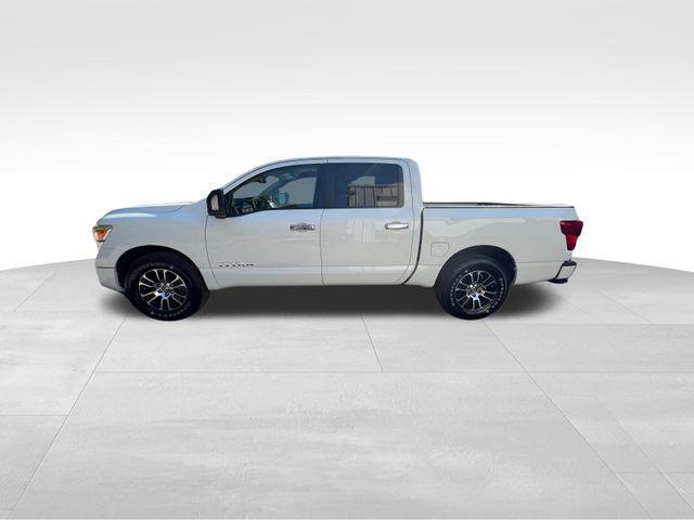 2021 nissan titan sv