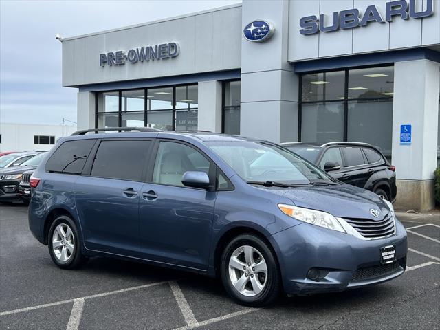 2017 toyota sienna le