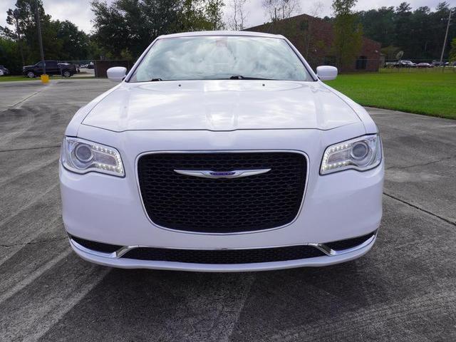 2019 chrysler 300 touring