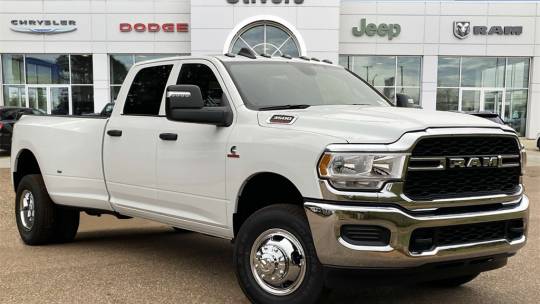 new 2024 ram 3500 tradesman crew cab 8' box 4wd