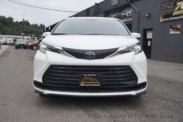 2021 toyota sienna le