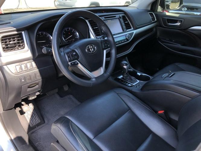 used 2015 toyota highlander fwd xle v6 portland, or 97214 for sale in portland, oregon