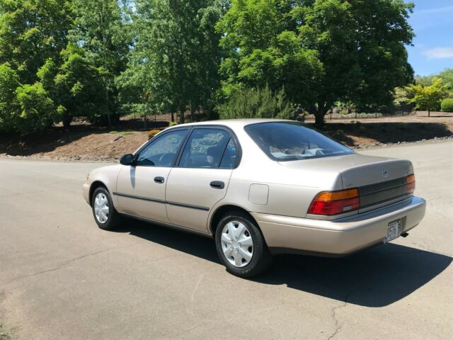 rare 1993 toyota corolla deluxe low miles very nice