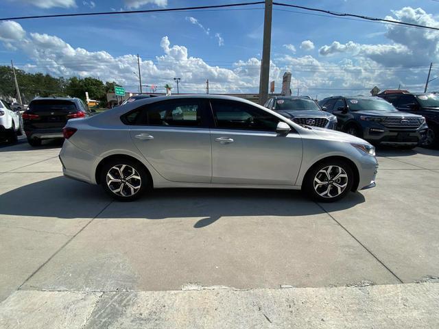 2019 kia forte lxs sedan 4d