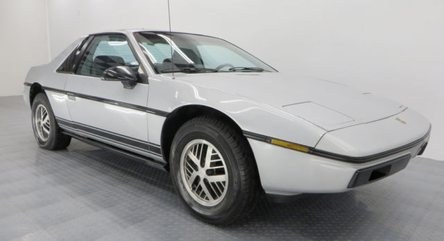 1985 pontiac fiero 2m6 se