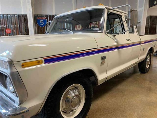 ford f-250 white with 64,053 miles, for sale!