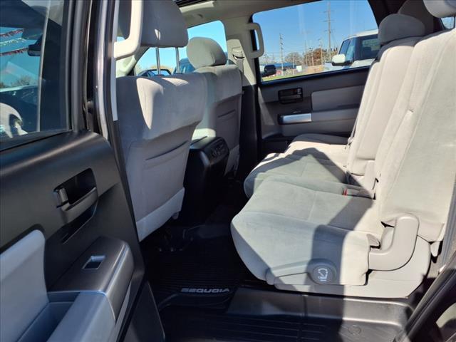 2019 toyota sequoia sr5