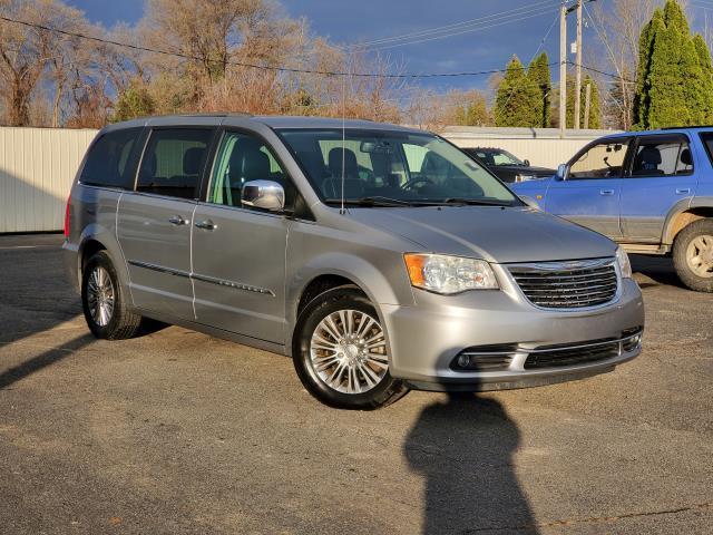 2013 chrysler town & country touring-l