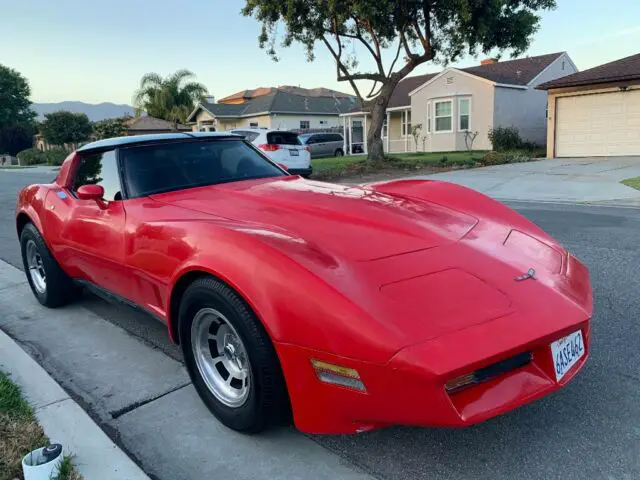 1981 chevrolet corvette with smoked glass t tops