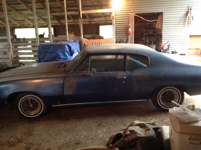 2 door post car 3 speed on the floor