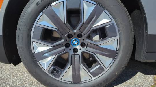 2024 BMW iX