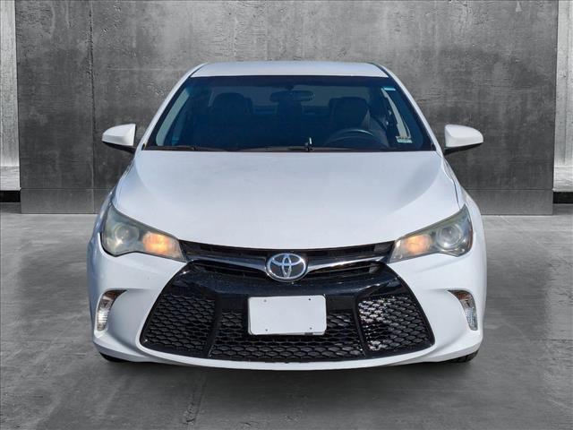 2016 toyota camry se