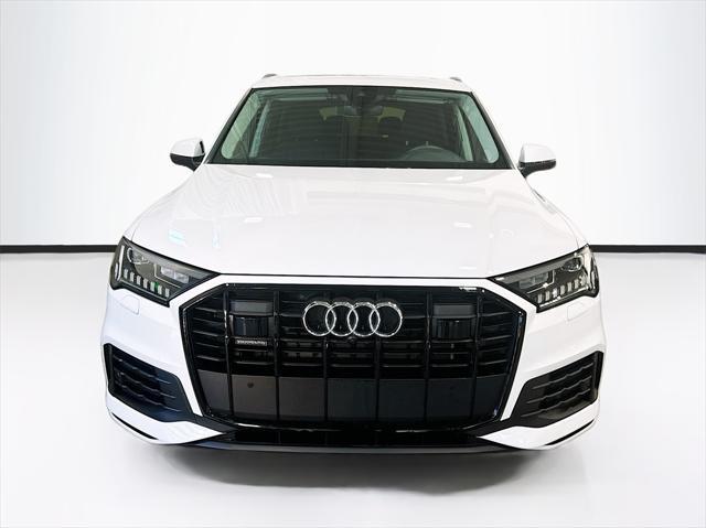 2024 audi q7 45 premium plus