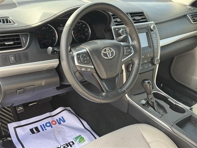 2016 toyota camry se