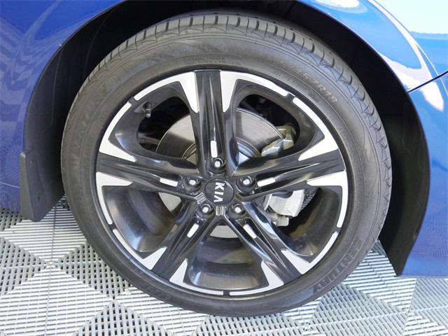 2021 kia k5 gt-line