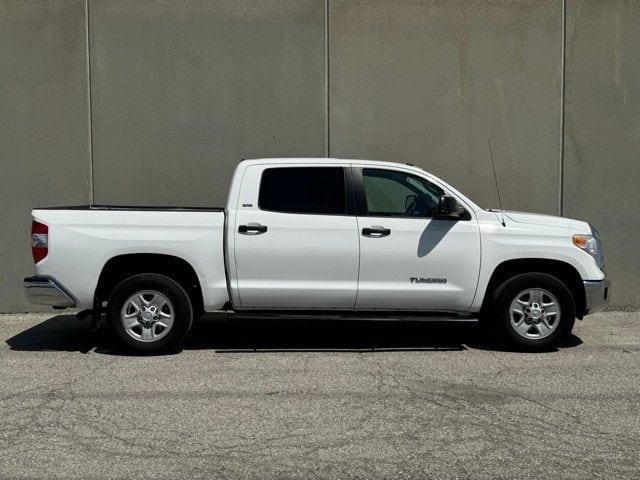 2016 toyota tundra sr5 in lake lotawana, missouri