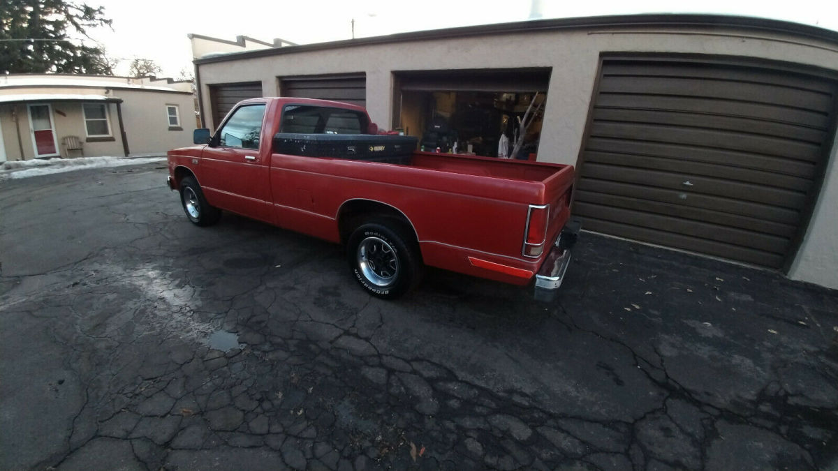 1988 gmc s-15 longbed. v6 auto, under 92,000 miles, and runs great (high sierra)