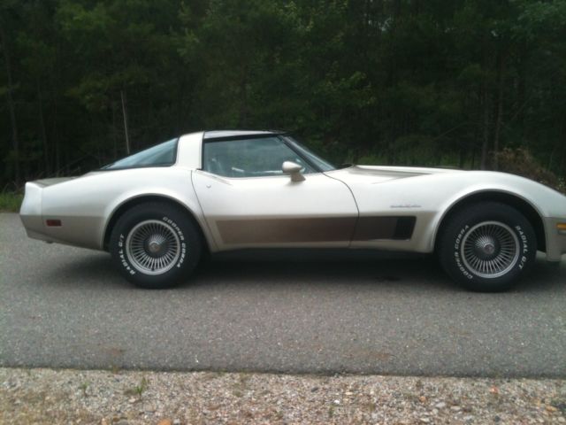 beautiful 1982 collectors edition corvette! only 63,480 original miles!
