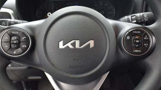 2022 kia soul lx