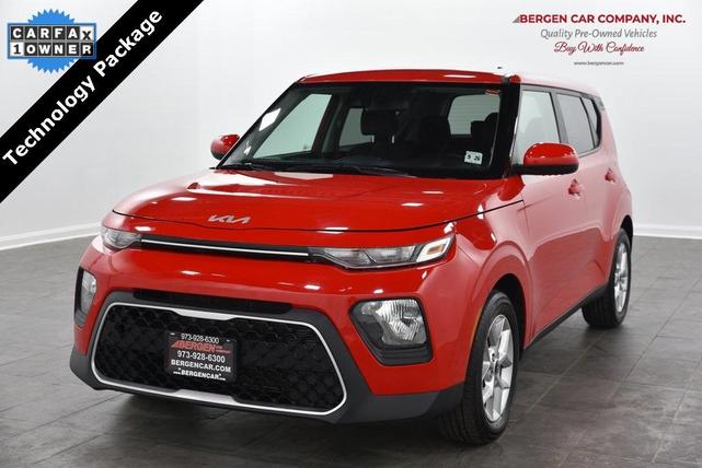 2022 kia soul lx
