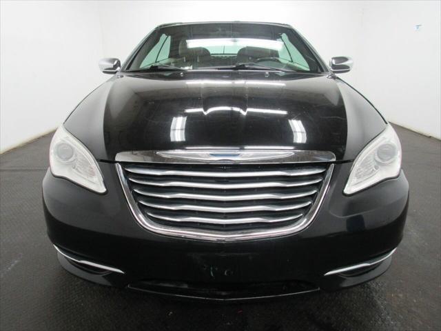 2011 chrysler 200 limited