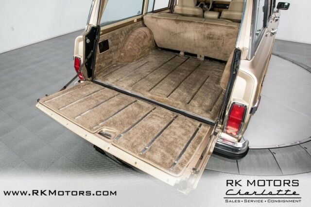1989 jeep grand wagoneer champagne suv 360 v8 3 speed automatic