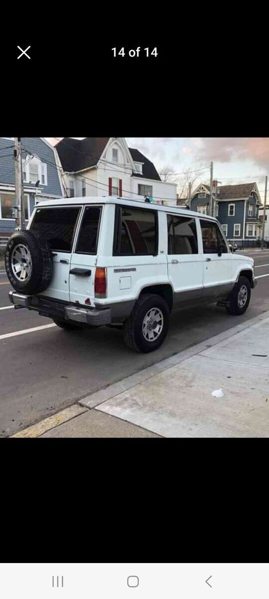 1990 isuzu trooper white