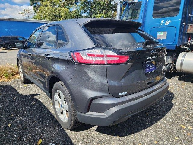 2022 ford edge se