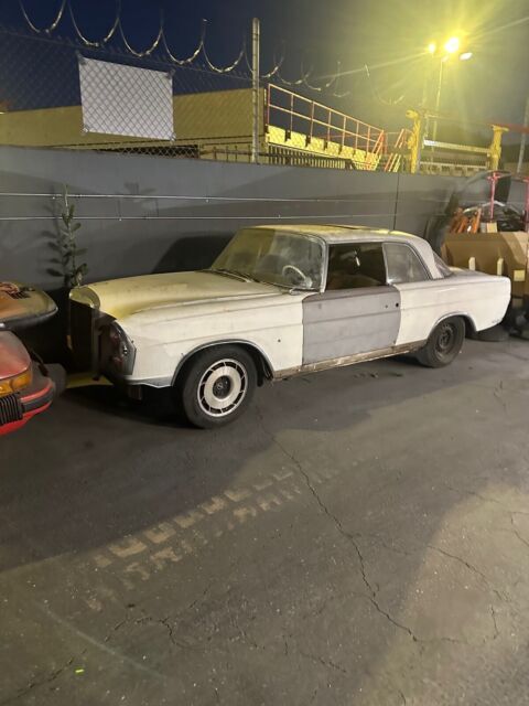 1960 mercedes-benz 250se coupe white rwd automatic w111