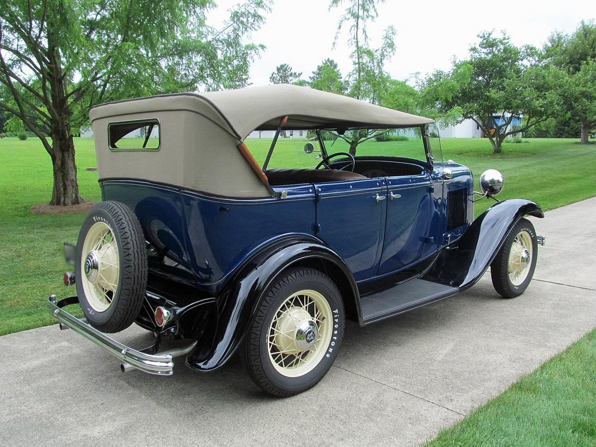 1932 ford model 18 v-8 deluxe phaeton convertible