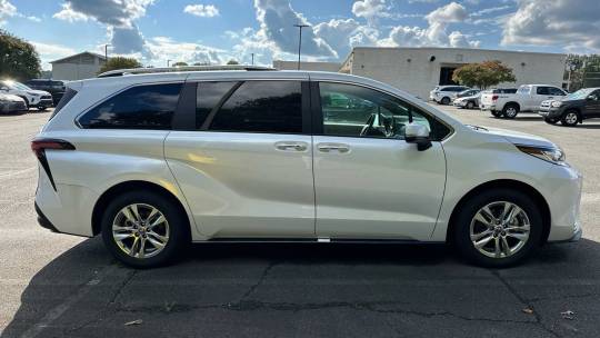 2023 Toyota Sienna