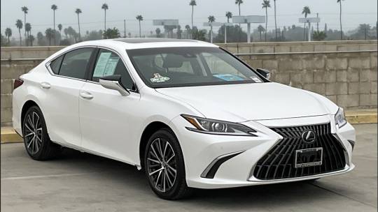 2025 Lexus ES