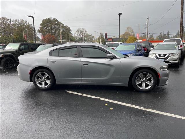 2016 dodge charger sxt