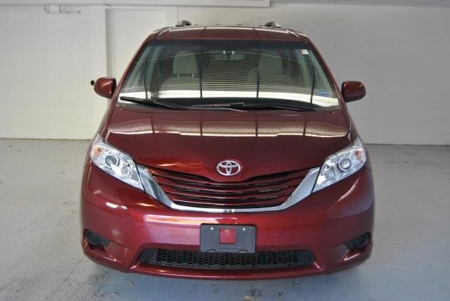 2015 toyota sienna le 7-passenger awd le 7-passenger 4dr mini-van for sale in saco, maine