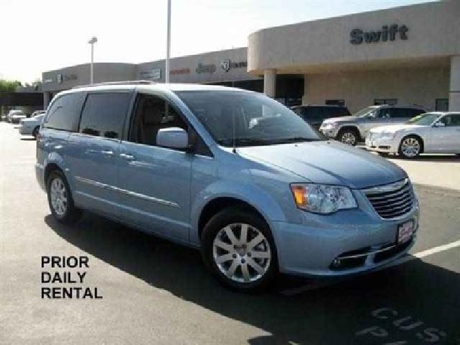 2013 chrysler town & country touring in davis, ca