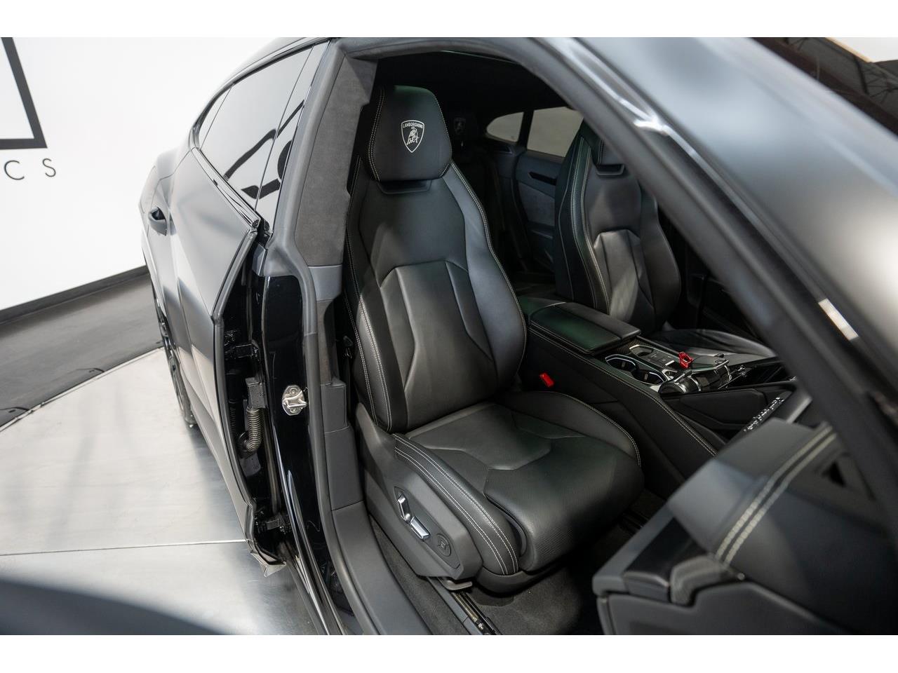 2022 lamborghini urus