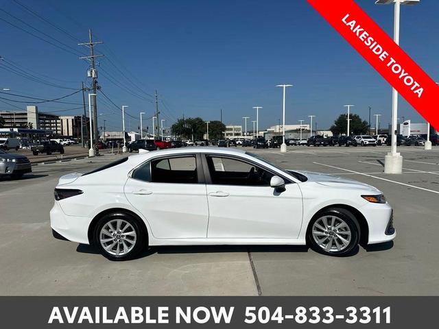 2023 toyota camry le
