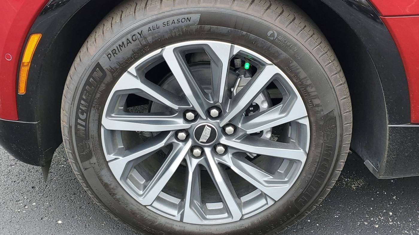 2024 cadillac lyriq sport 1