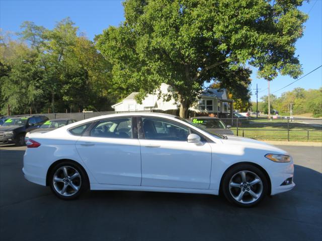 2013 ford fusion se