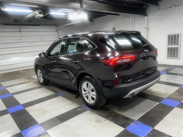2023 ford escape base