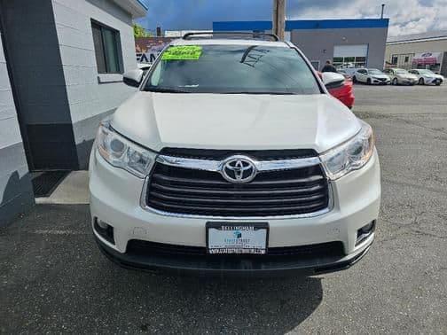 2016 toyota highlander xle in bellingham, washington