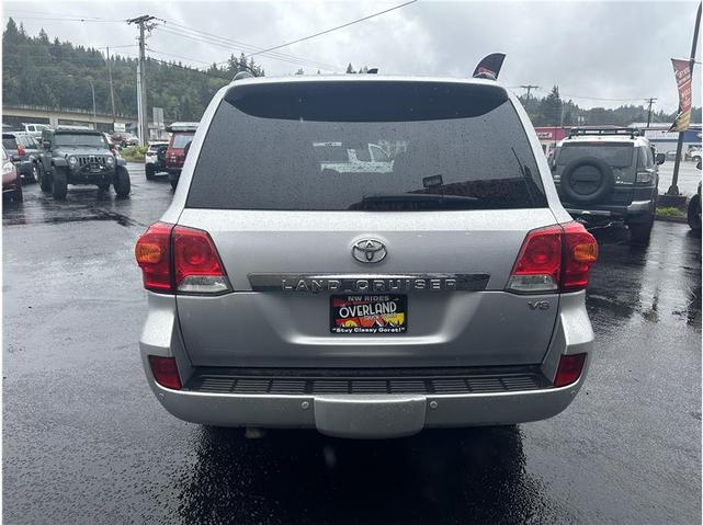 2013 toyota land cruiser v8
