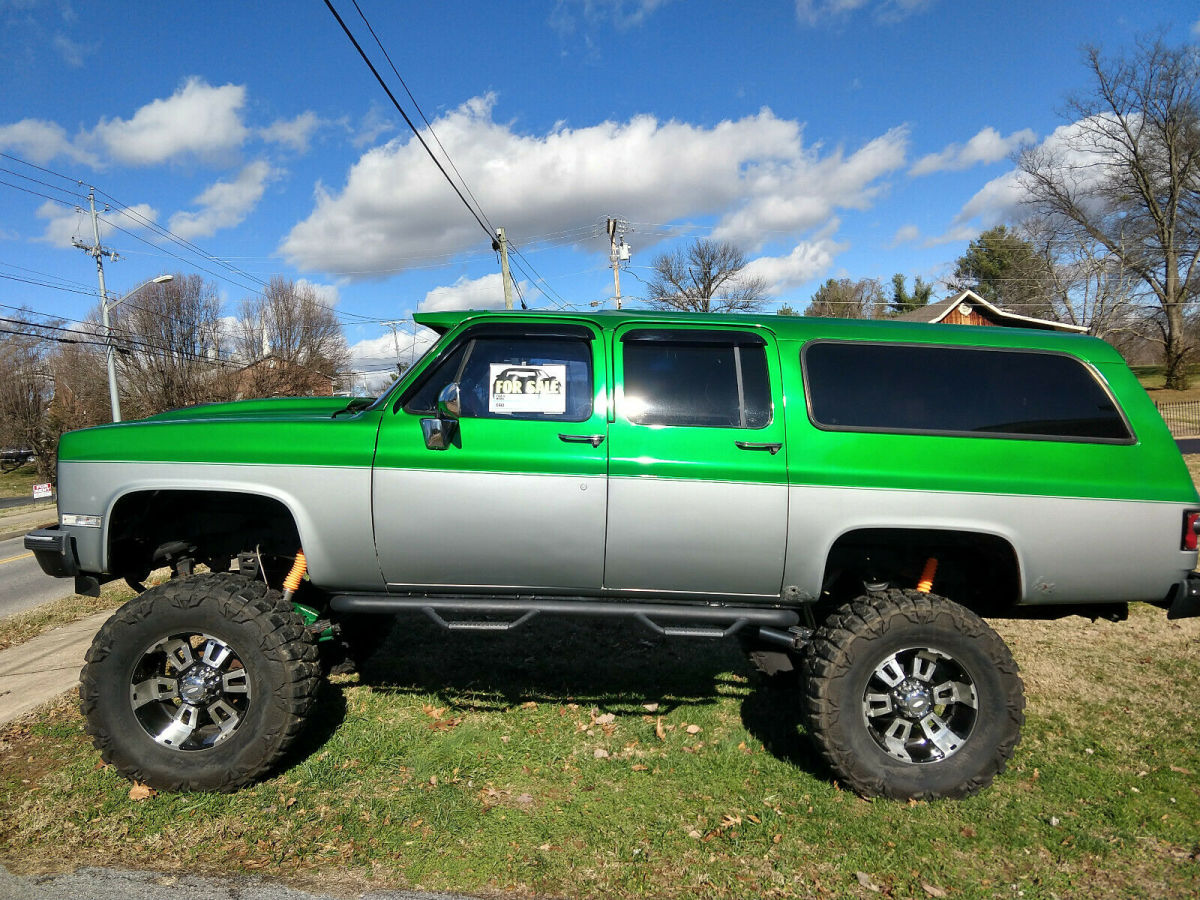 monster truck (not really, but big) suv auto gmc 40" nitto mud grapplers dana