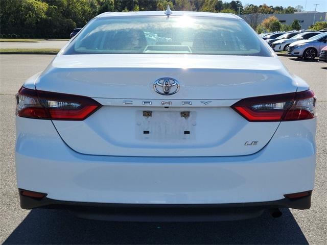2022 toyota camry le