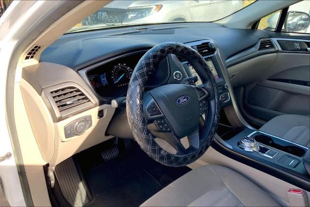2018 ford fusion se
