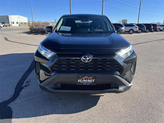 2023 toyota rav4 le