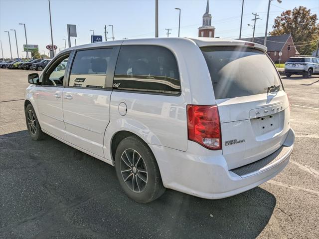 2017 dodge grand caravan gt